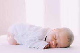 Елімізден жаңа туған сәбилерді әкетуге тырысқан шетелдіктер ұсталды