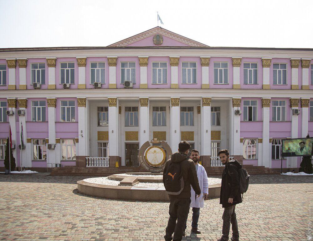 Қазақстан университеттерінде шетелдік студенттер саны 35 мыңнан асты