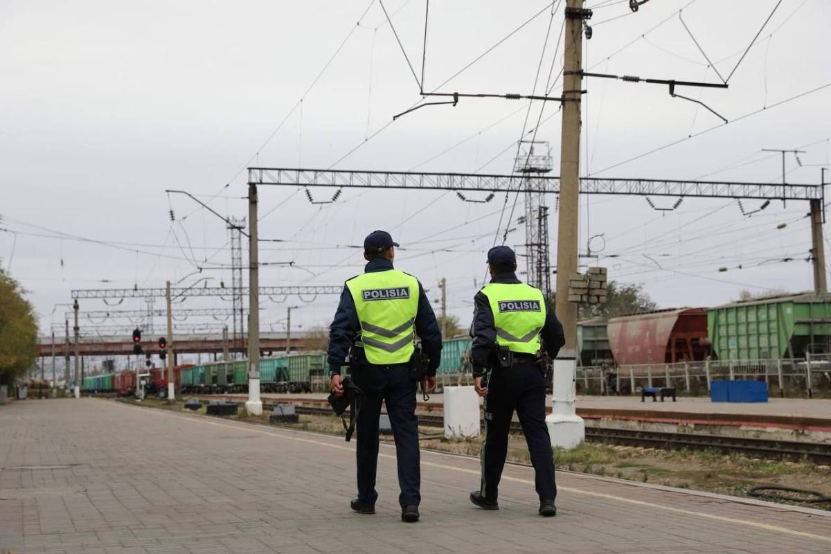 Алматыда пойызда түсірілім кезінде 52 адам көміртегі тотығынан уланды