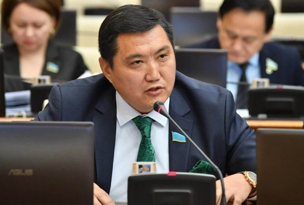 Денсаулық сақтау жүйесіндегі ұрлықтар үшін Денсаулық сақтау министрлігінің бұрынғы басшылығы жауапқа тартылуы тиіс – Базарбек